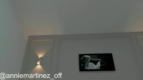 Annie online show from 02-26-25, 11:30