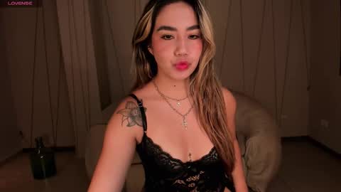 Snapshot of anniemonroe1 chatting on 11-04-25, 11:31 Annie Monroe online show from 11-04-25, 11:31