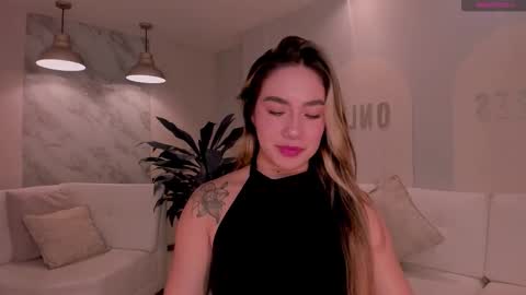 Snapshot of anniemonroe1 chatting on 11-12-25, 11:54 Annie Monroe online show from 11-12-25, 11:54