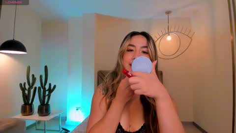 Snapshot of anniemonroe1 chatting on 12-05-25, 11:41 Annie Monroe online show from 12-05-25, 11:41