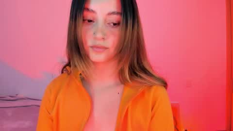 Snapshot of anniemora_ chatting on 11-28-25, 01:41 Annie online show from 11-28-25, 01:41