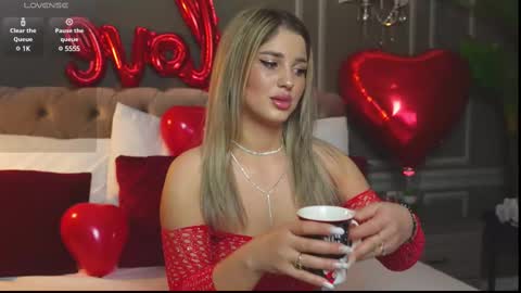 Snapshot of anniestyles chatting on 02-12-25, 05:15 AnnieStyles online show from 02-12-25, 05:15