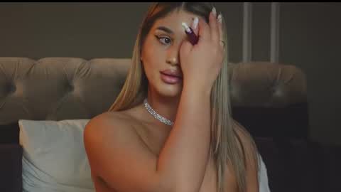 Snapshot of anniestyles chatting on 02-23-25, 08:06 AnnieStyles online show from 02-23-25, 08:06