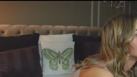 Snapshot of anniestyles chatting on 02-24-25, 05:00 AnnieStyles online show from 02-24-25, 05:00