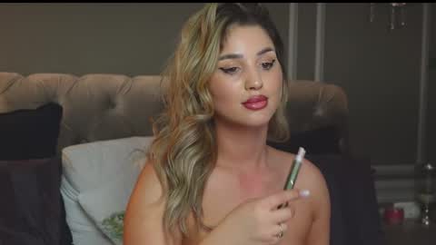 Snapshot of anniestyles chatting on 02-24-25, 11:10 AnnieStyles online show from 02-24-25, 11:10