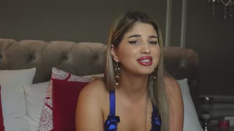 Snapshot of anniestyles chatting on 03-03-25, 10:06 AnnieStyles online show from 03-03-25, 10:06