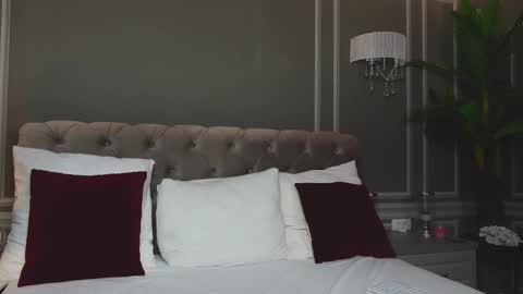 Snapshot of anniestyles chatting on 11-23-25, 04:34 AnnieStyles online show from 11-23-25, 04:34