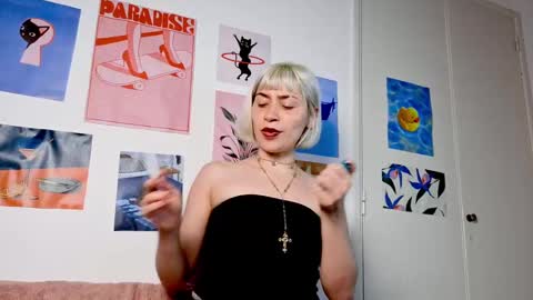 annietinky online show from 11-04-25, 02:32