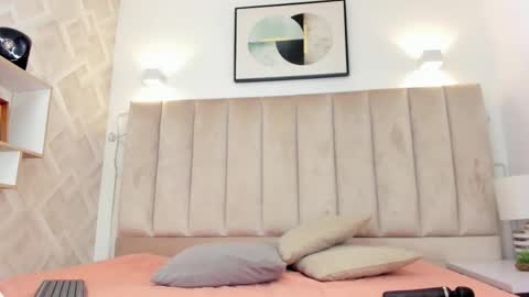 Annie Queen online show from 11-12-25, 02:34