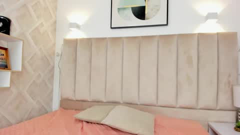 Annie Queen online show from 11-29-25, 02:58