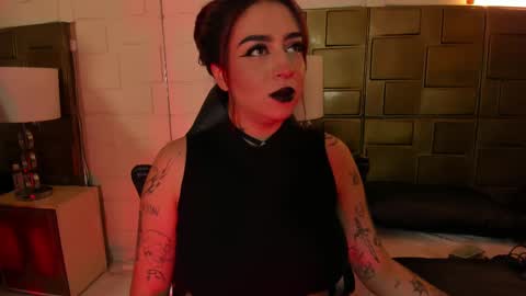 Snapshot of annikamerliahh_ chatting on 03-05-25, 12:00 Annika online show from 03-05-25, 12:00