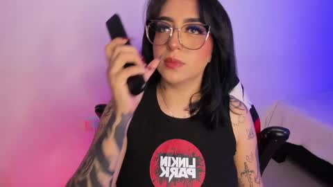 Snapshot of annikamerliahh_ chatting on 09-19-25, 04:14 Annika online show from 09-19-25, 04:14