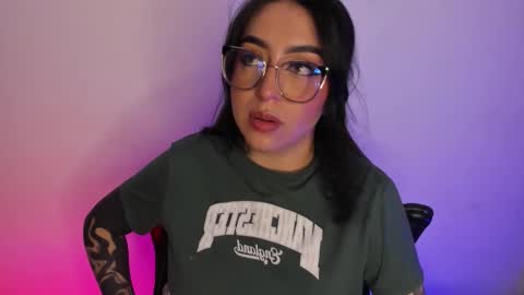 Snapshot of annikamerliahh_ chatting on 10-12-25, 01:04 Annika online show from 10-12-25, 01:04