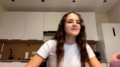 Snapshot of annisguion chatting on 09-10-25, 06:41 Leila Bruno online show from 09-10-25, 06:41