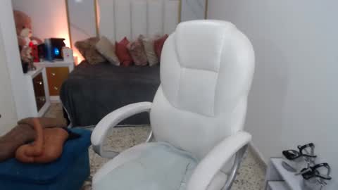 anna online show from 02-25-25, 11:33