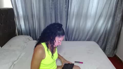 Snapshot of annita_muscle chatting on 02-28-25, 04:42 Annita online show from 02-28-25, 04:42