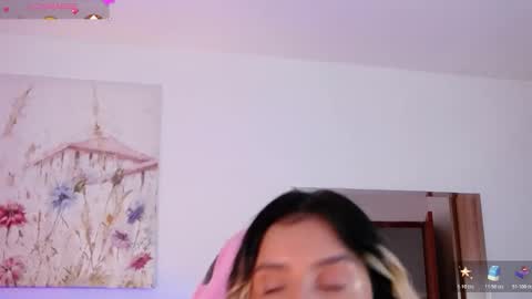 Snapshot of anntonellalee chatting on 11-18-25, 08:02 Antonella Lee online show from 11-18-25, 08:02