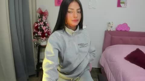 SOFIA INDEPENDENT MODEL online show from 12-02-24, 05:59