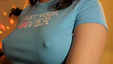 Anny online show from 10-22-25, 04:35