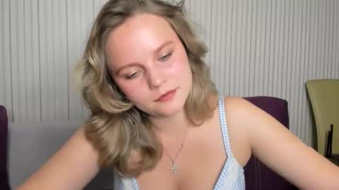 Snapshot of anny_love_you chatting on 09-22-25, 07:49 anny_love_you online show from 09-22-25, 07:49