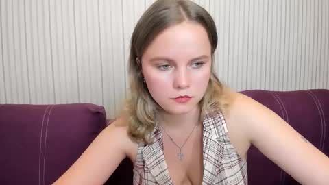 Snapshot of anny_love_you chatting on 09-29-25, 01:16 anny_love_you online show from 09-29-25, 01:16