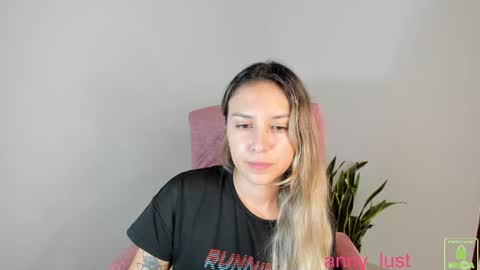 Issabela online show from 09-19-25, 09:48
