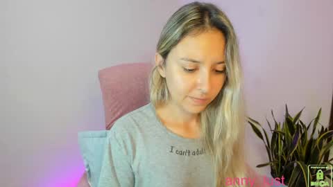 Issabela online show from 11-22-25, 02:16