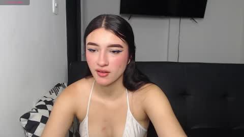 Snapshot of anny_naf chatting on 10-20-25, 02:06 Anny online show from 10-20-25, 02:06