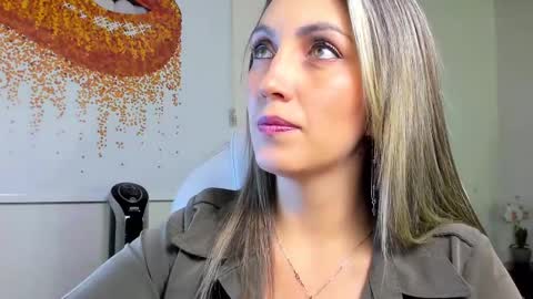 Snapshot of anny_sweet72 chatting on 02-11-25, 12:58 Anny online show from 02-11-25, 12:58