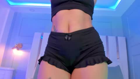 Anny  online show from 10-27-25, 05:06