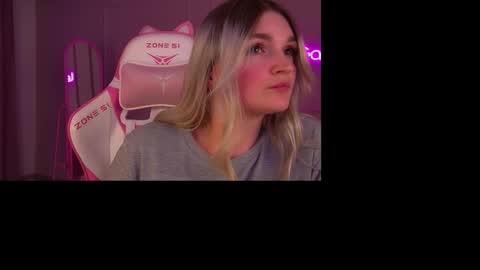 annyraii online show from 11-28-25, 07:38