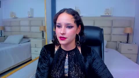 Snapshot of annythomsonn chatting on 10-14-25, 09:04 AnnyT online show from 10-14-25, 09:04