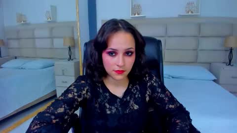 Snapshot of annythomsonn chatting on 11-05-25, 10:43 AnnyT online show from 11-05-25, 10:43