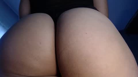 Snapshot of annyyeins chatting on 11-09-25, 01:31 Anny Yeins online show from 11-09-25, 01:31