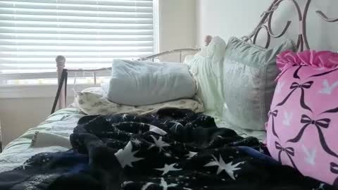 Snapshot of anon_bunny chatting on 04-10-26, 06:23 anon_bunny online show from 04-10-26, 06:23