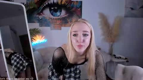 Anora online show from 10-22-25, 07:52