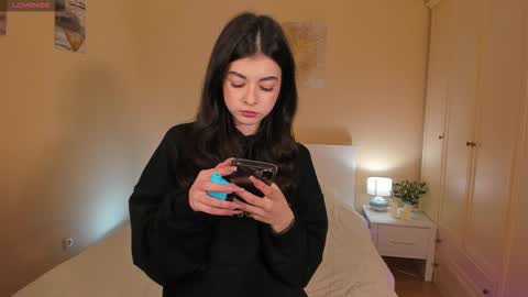 Anora  Emma online show from 02-20-26, 08:42