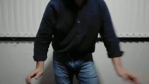 Snapshot of antarctic_male33 chatting on 01-16-25, 06:35 antarctic male online show from 01-16-25, 06:35
