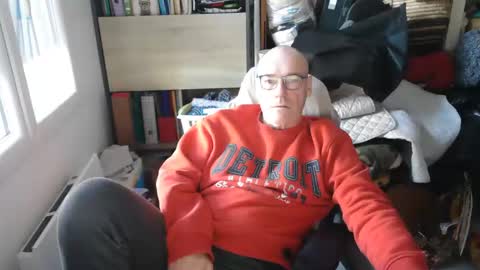 Snapshot of antares590 chatting on 11-27-25, 01:13 antares590 online show from 11-27-25, 01:13