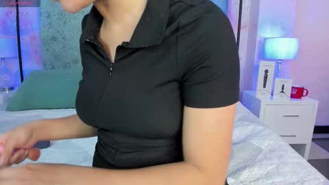 anthonelaDuque online show from 10-10-25, 11:53