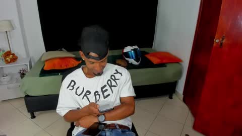       online show from 03-08-25, 03:06