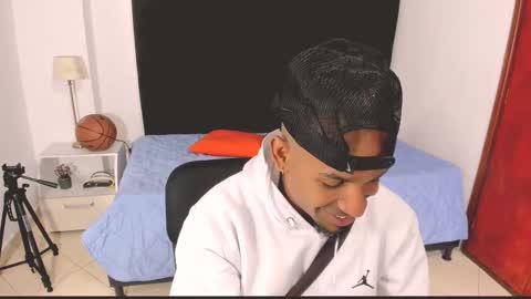       online show from 10-11-25, 12:32