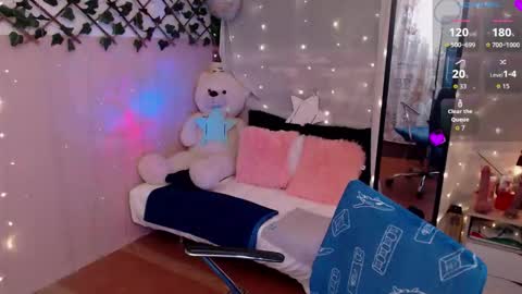 Snapshot of antolyh_c chatting on 10-10-25, 11:42 antolyh_c online show from 10-10-25, 11:42