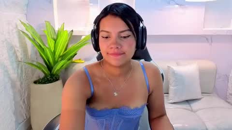Antonela online show from 09-20-25, 12:39