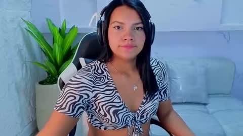 Antonela online show from 09-22-25, 01:02