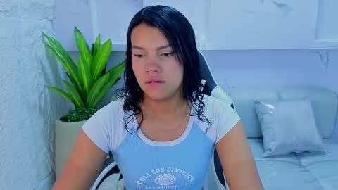 Antonela online show from 09-24-25, 01:03