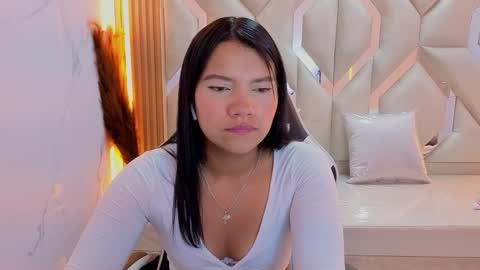 Antonela online show from 10-13-25, 12:49