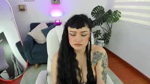 Snapshot of antonela_vargas chatting on 02-03-26, 12:21 Anto online show from 02-03-26, 12:21