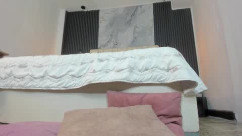 Snapshot of antonelasc chatting on 02-13-26, 01:29 Antonella online show from 02-13-26, 01:29