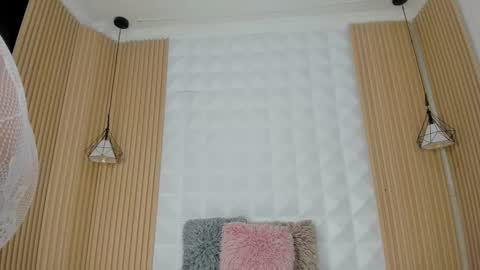 Antonella online show from 10-21-25, 04:51